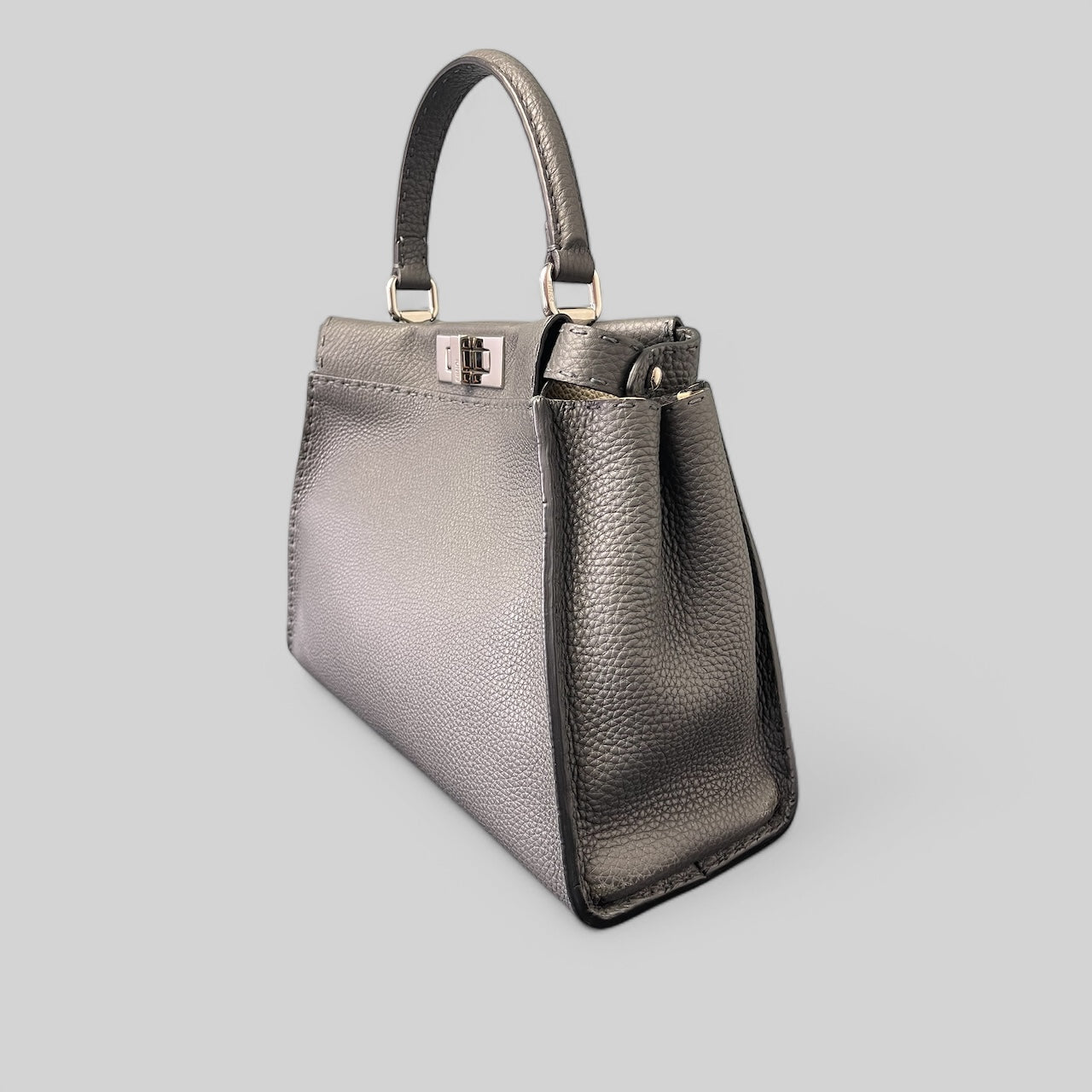 Pre-Owned Fendi Peekaboo Top Handle Bag-Medium